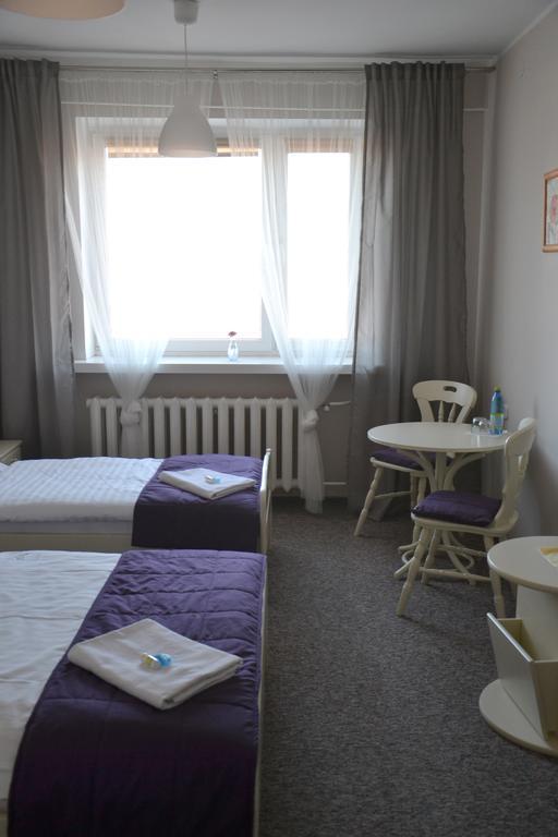 Hotel Pod Debem Zielona Gora  Bagian luar foto
