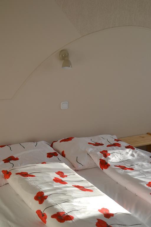 Hotel Pod Debem Zielona Gora  Bagian luar foto