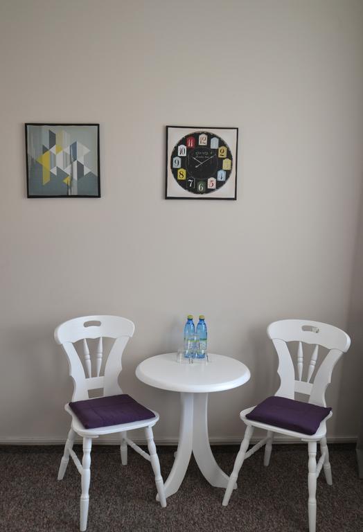 Hotel Pod Debem Zielona Gora  Bagian luar foto